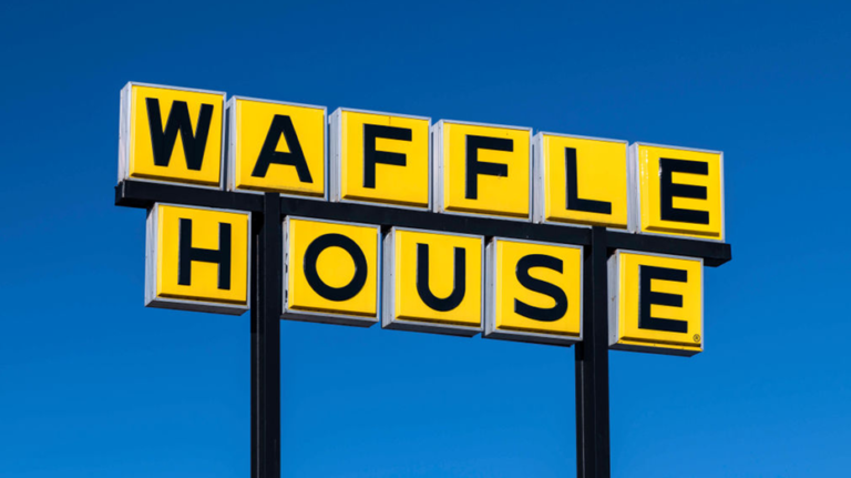 Taking pictures at Indianapolis Waffle Home kills 1, injures 5 others